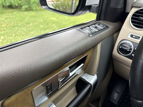 Used 2016 Land Rover LR4 AWD/4WD image 37