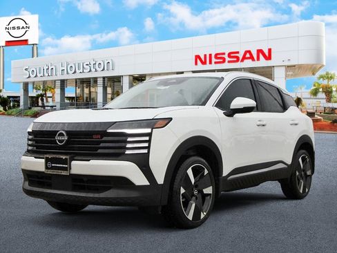 New 2025 Nissan Kicks SR w/ Illumination Package FWD image 2