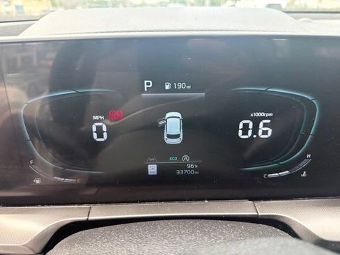 Used 2025 Kia Telluride LX FWD image 9