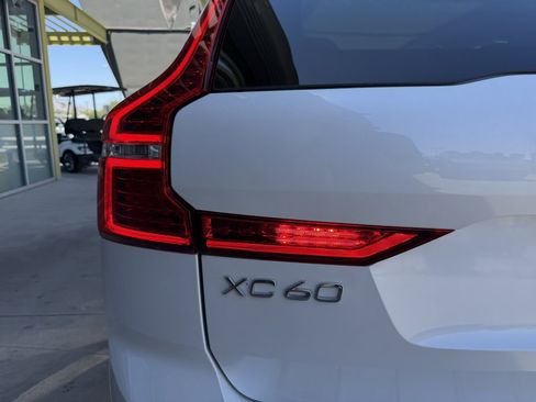 Used 2022 Volvo XC60 B6 Inscription w/ Advanced Package AWD/4WD image 14