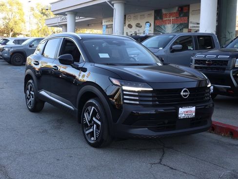 New 2026 Nissan Kicks SV image 2