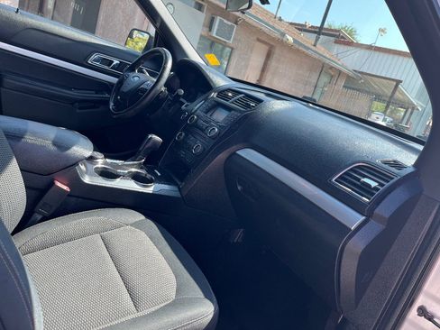 Used 2016 Ford Explorer XLT AWD/4WD image 36