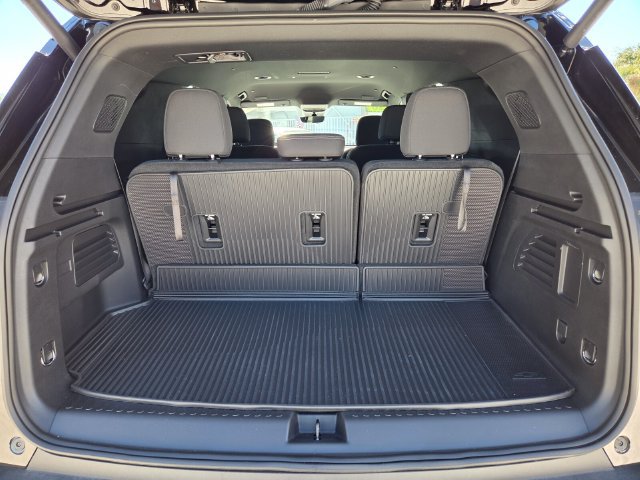 Used 2026 Chevrolet Traverse LT w/ Driver Confidence Package FWD image 9