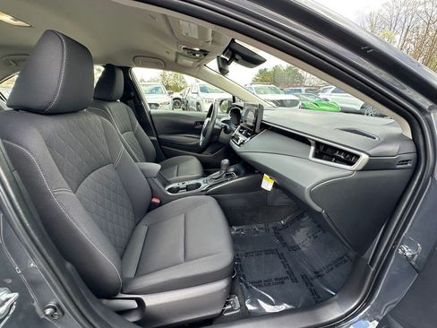 Used 2025 Toyota Corolla LE w/ LE Premium Package image 28