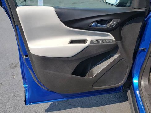 Used 2019 Chevrolet Equinox LS AWD/4WD image 12