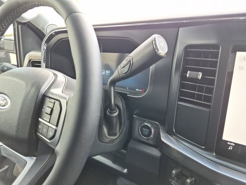 Used 2025 Ford F250 Lariat w/ Chrome Package image 21