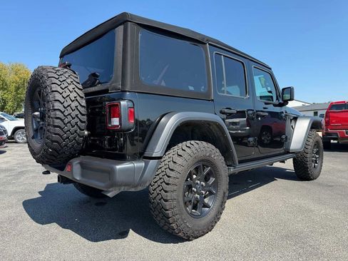 Used 2024 Jeep Wrangler Willys image 6