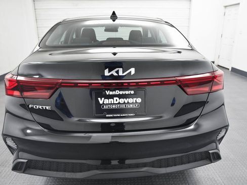 Used 2023 Kia Forte LXS w/ LXS Technology Package image 6