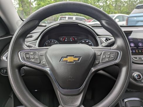 Used 2025 Chevrolet Malibu LT FWD image 18