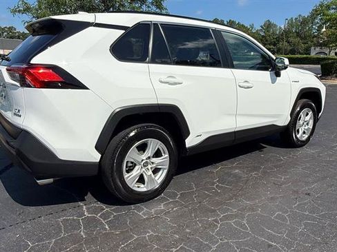Used 2021 Toyota RAV4 XLE AWD/4WD image 6