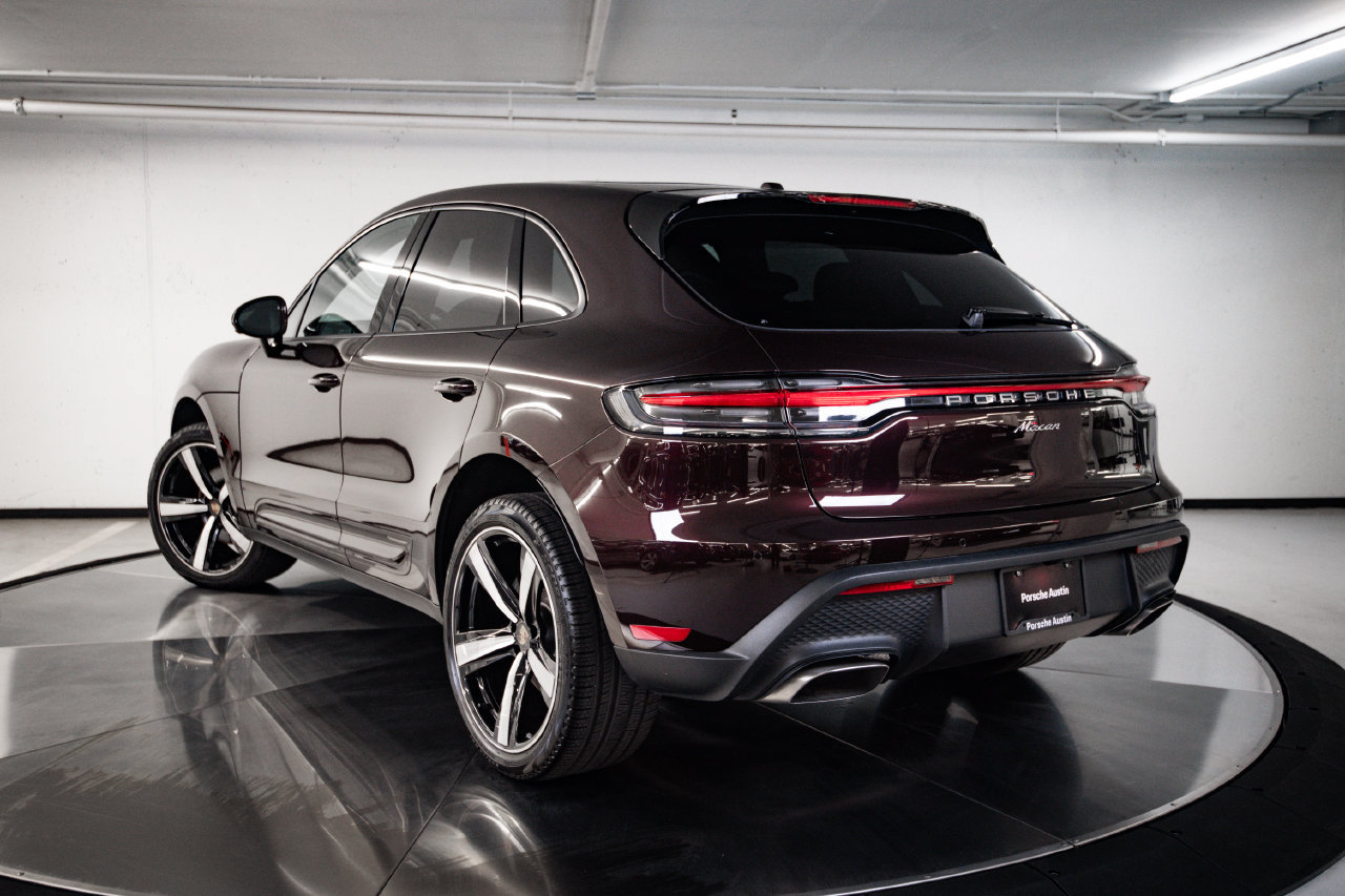 Certified 2026 Porsche Macan AWD/4WD image 3