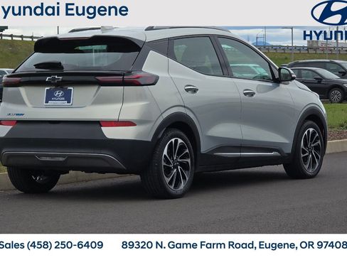 Used 2023 Chevrolet Bolt EUV Premier w/ Super Cruise Package image 3