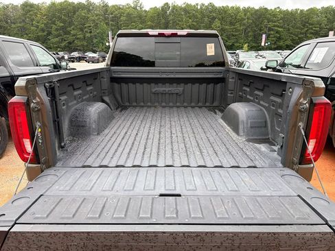 Used 2024 GMC Sierra 1500 AT4 w/ Technology Package AWD/4WD image 14