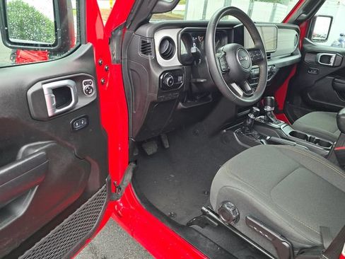 Used 2024 Jeep Wrangler Unlimited Sport AWD/4WD image 9