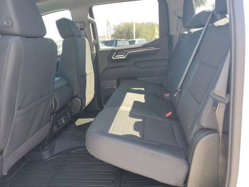 New 2026 GMC Sierra 1500 SLE image 15