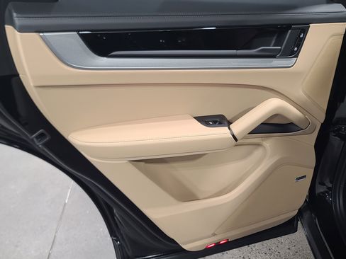 New 2026 Porsche Cayenne S image 26