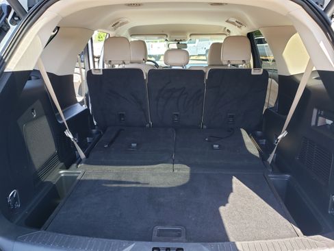 Used 2024 Ford Explorer Limited image 12