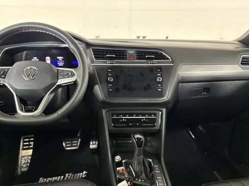 Used 2023 Volkswagen Tiguan SE R-Line FWD image 25