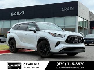 Used 2022 Toyota Highlander XLE FWD video 1