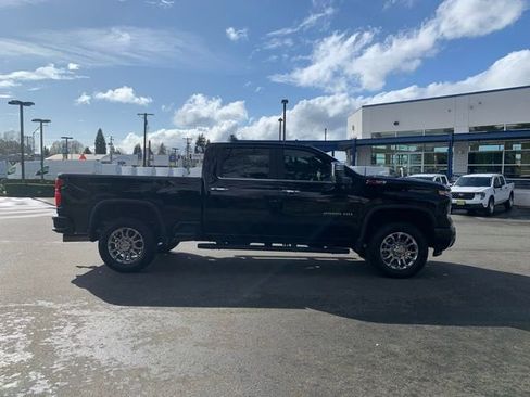 Used 2025 Chevrolet Silverado 2500 LT w/ Z71 Chrome Sport Edition image 7