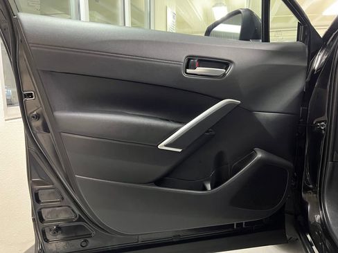 Certified 2022 Toyota Corolla Cross XLE image 42