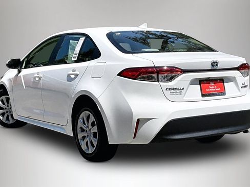 Used 2024 Toyota Corolla LE FWD image 4