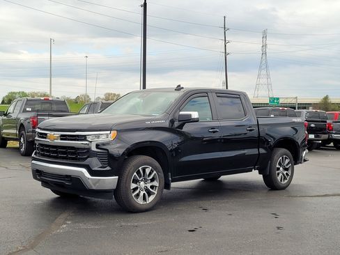 Used 2024 Chevrolet Silverado 1500 LT image 8