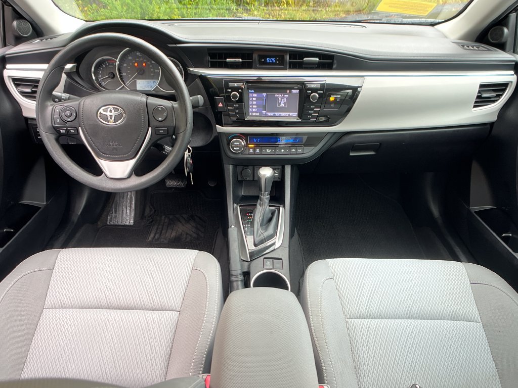 Used 2016 Toyota Corolla LE FWD image 13