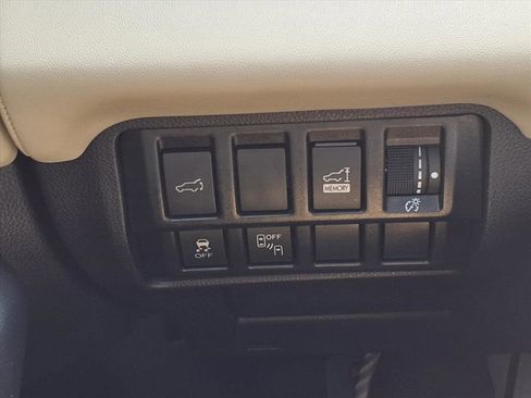 Used 2019 Subaru Ascent Limited image 11