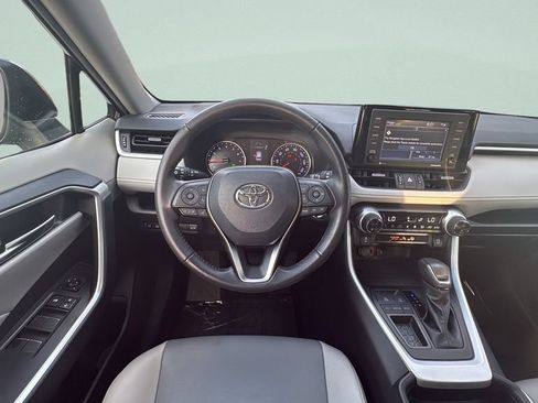 Used 2021 Toyota RAV4 XLE Premium FWD image 12