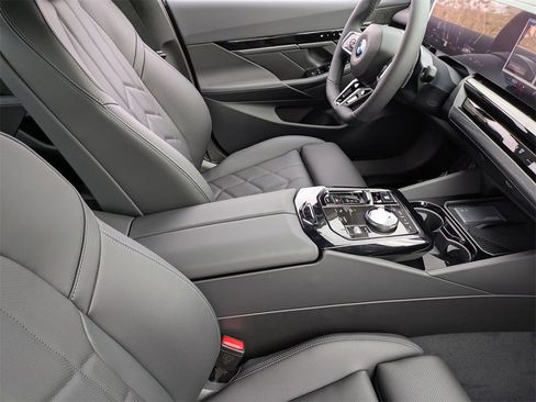 New 2026 BMW 530i xDrive 530i xDrive w/ M Sport Package image 36