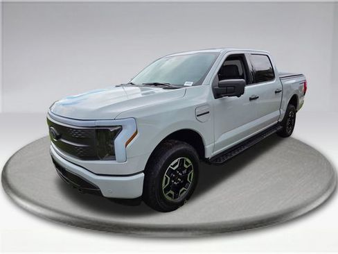 Used 2023 Ford F150 Lightning XLT AWD/4WD image 17