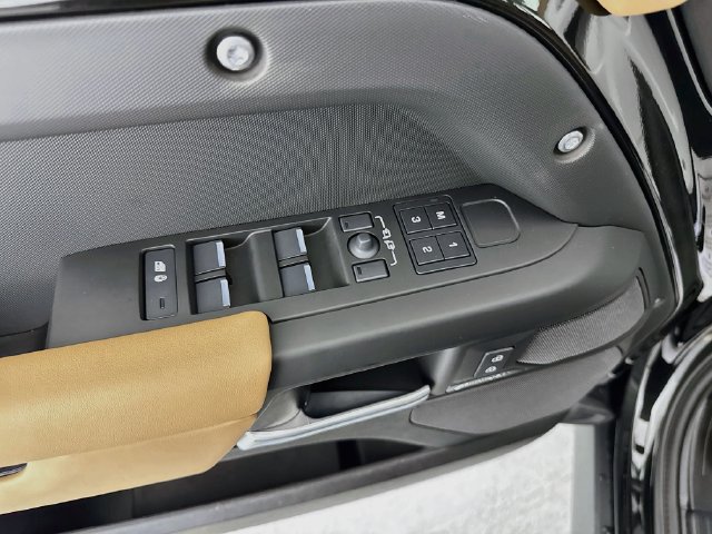 New 2026 Land Rover Defender 110 S AWD/4WD image 18