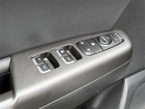 Used 2022 Kia Sportage Nightfall Edition image 19