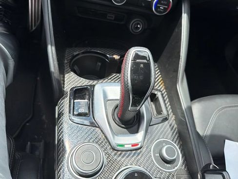 Used 2023 Alfa Romeo Giulia Estrema AWD/4WD image 27