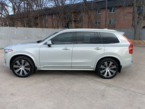 Used 2022 Volvo XC90 T6 Inscription w/ Advanced Package image 2