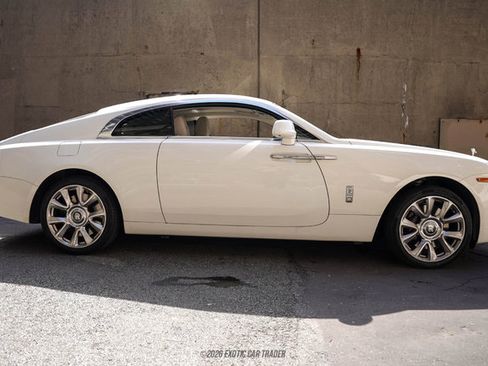 Used 2017 Rolls-Royce Wraith RWD image 9