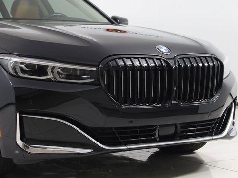Used 2022 BMW 750i xDrive w/ Luxury Rear Seating Package image 55