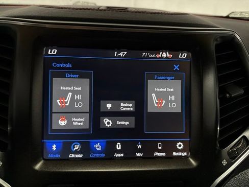 Used 2022 Jeep Cherokee Trailhawk w/ Sun & Sound Group AWD/4WD image 20