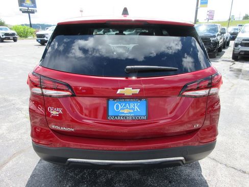 Used 2024 Chevrolet Equinox LT w/ LPO, Floor Liner Package FWD image 4