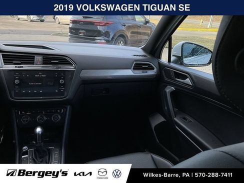 Used 2019 Volkswagen Tiguan SEL R-Line AWD/4WD image 18