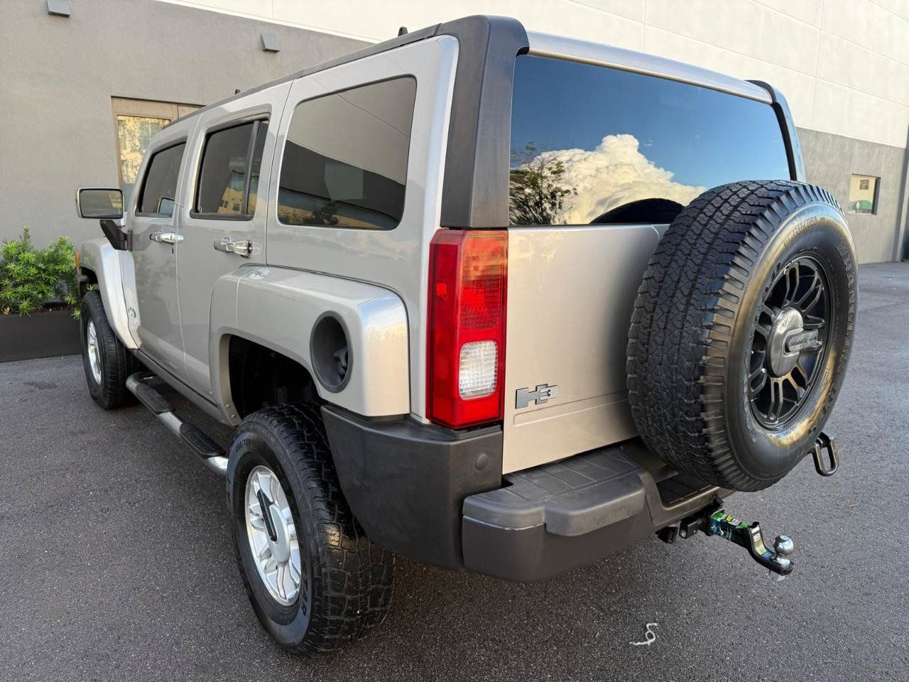Used 2006 HUMMER H3 w/ Chrome Appearance Package AWD/4WD image 2