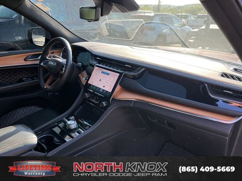 Used 2024 Jeep Grand Cherokee L Summit image 12