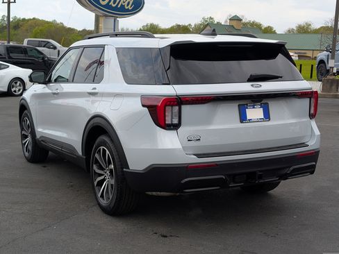 New 2026 Ford Explorer ST-Line image 13