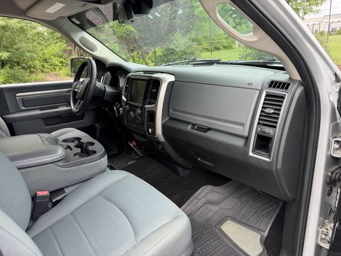 Used 2016 RAM 1500 Classic SLT AWD/4WD image 25