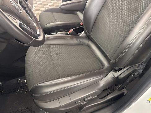 Used 2022 Buick Encore Preferred w/ Safety Package II image 18