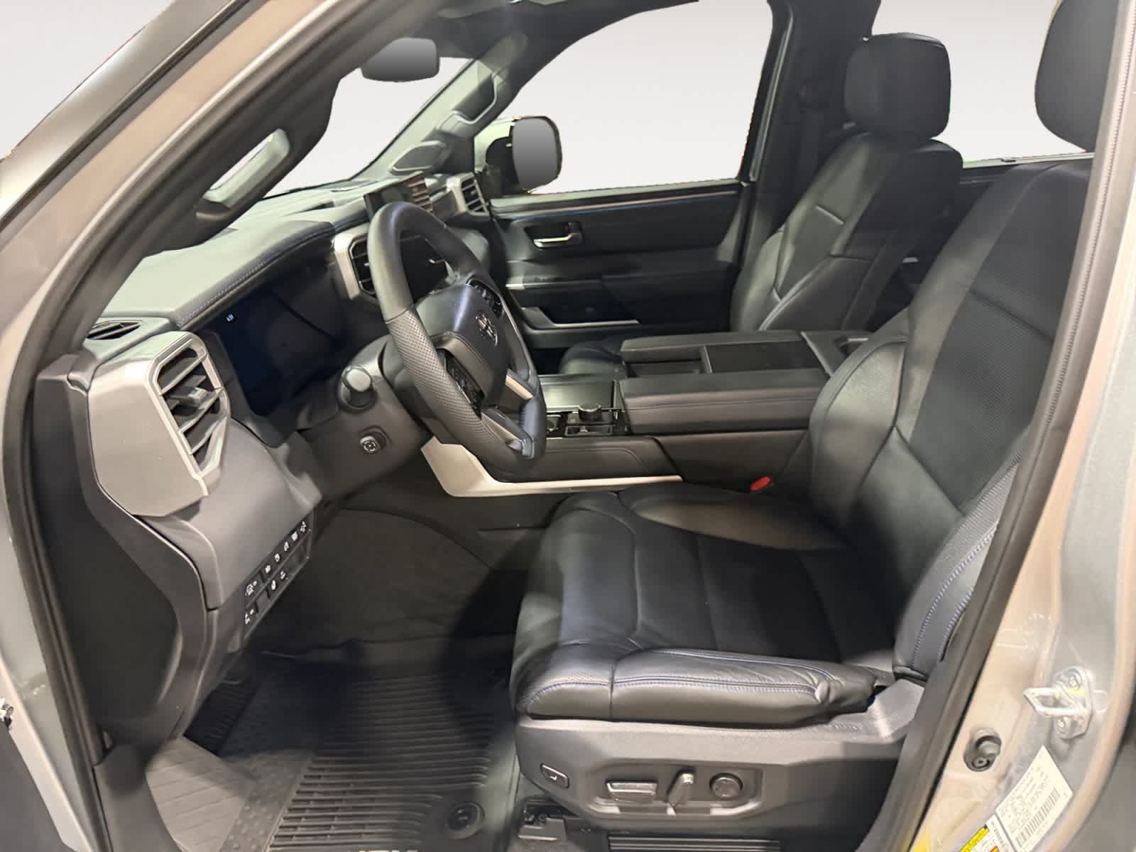 Used 2025 Toyota Sequoia Platinum AWD/4WD image 10