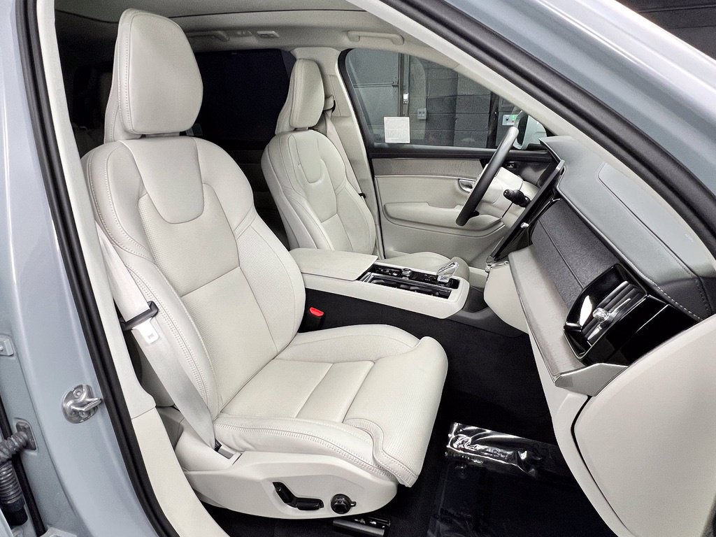 Used 2026 Volvo XC90 T8 Ultra w/ Protection Package Premier AWD/4WD image 8