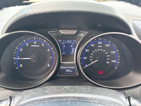 Used 2015 Hyundai Veloster Turbo FWD image 25