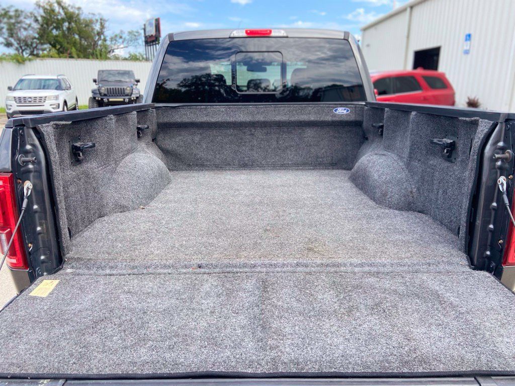 Used 2017 Ford F150 Platinum w/ Equipment Group 701A Luxury AWD/4WD image 11